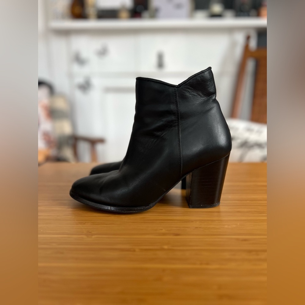 Thursday Boot Company Women’s Black Leather 3” Heel Bootie Size 8